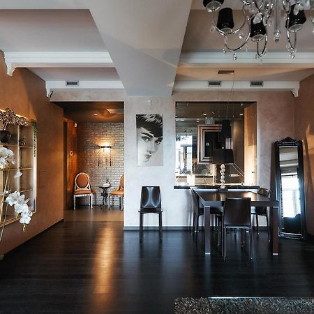 So Fashionable Apartment In The Heart Of Minsk Eksteriør bilde