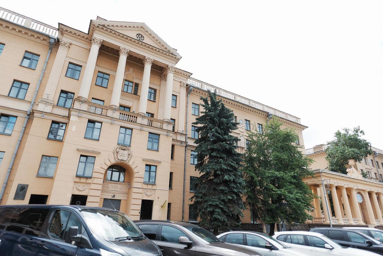 So Fashionable Apartment In The Heart Of Minsk Eksteriør bilde