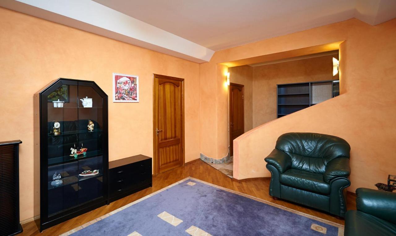 So Fashionable Apartment In The Heart Of Minsk Eksteriør bilde