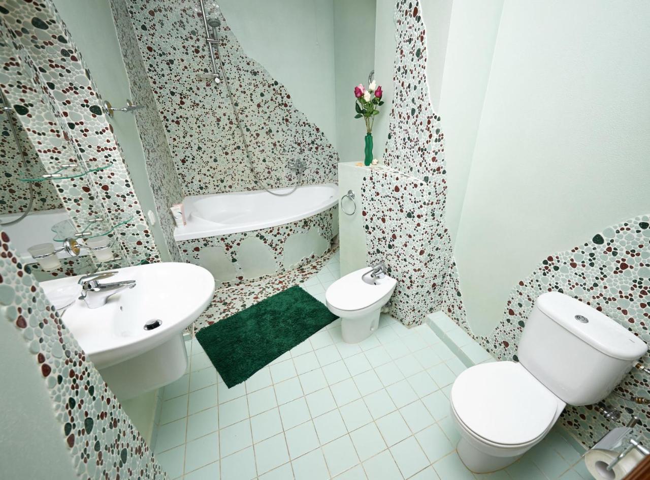 So Fashionable Apartment In The Heart Of Minsk Eksteriør bilde